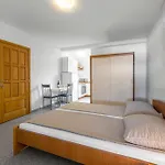Annaleah Apartment