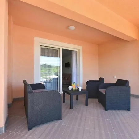 Annaleah Apartment *