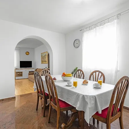 Annaleah Appartamento *